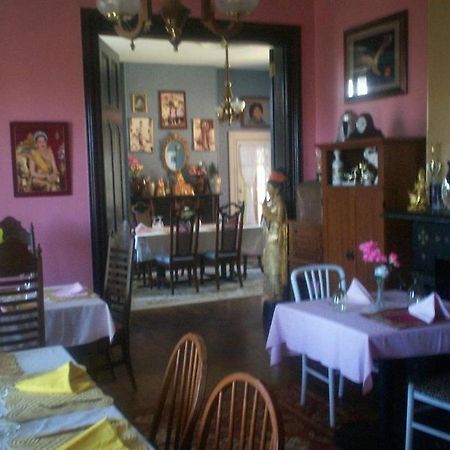 Ubon Thai Victorian Inn & Restaurant Staunton Exterior foto